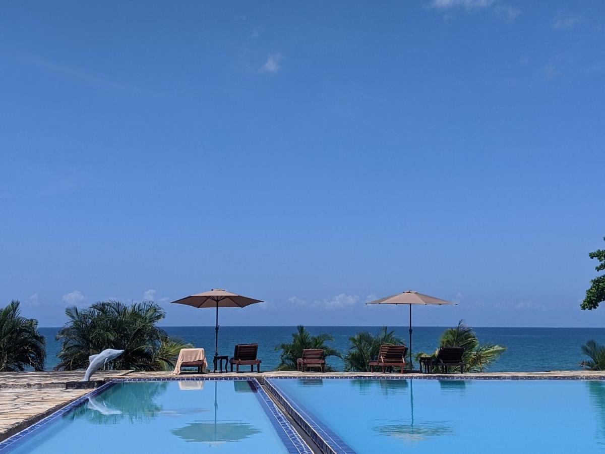 Amaan Ocean Hotel Kihinani Bububu エクステリア 写真