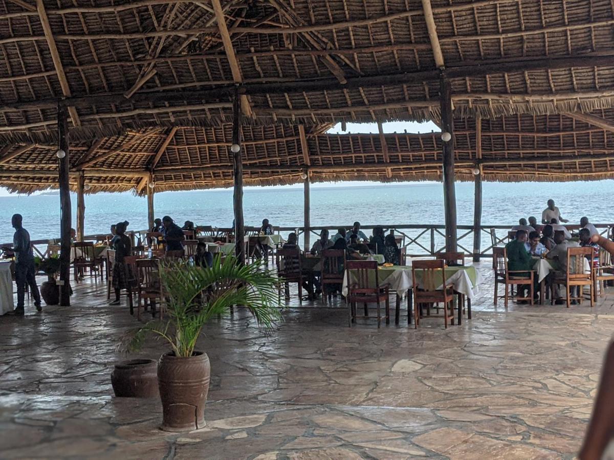 Amaan Ocean Hotel Kihinani Bububu エクステリア 写真