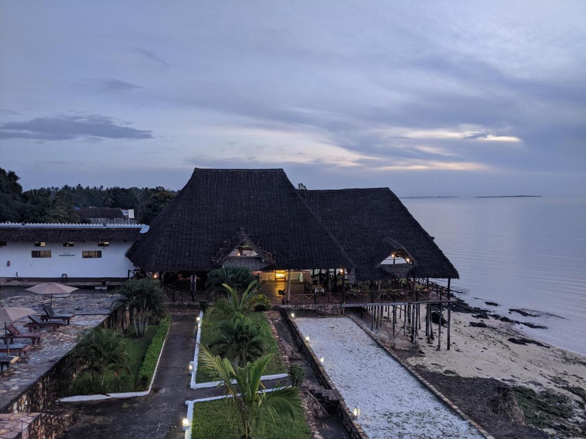 Amaan Ocean Hotel Kihinani Bububu エクステリア 写真